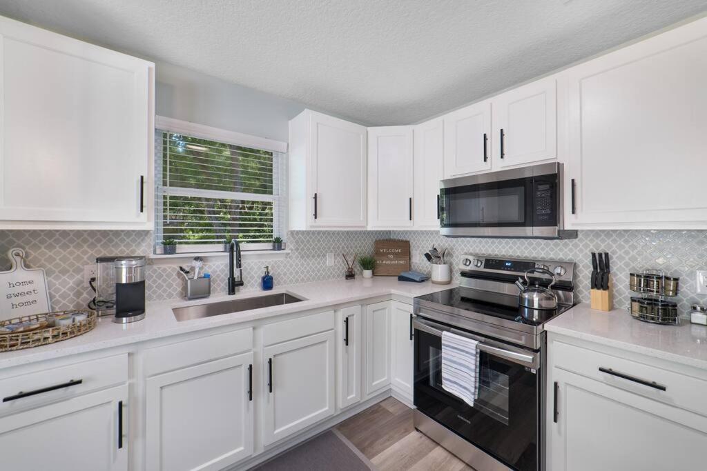 New Modern Bungalow Close To Downtown! Fully Fenced Yard St. Augustine Zewnętrze zdjęcie